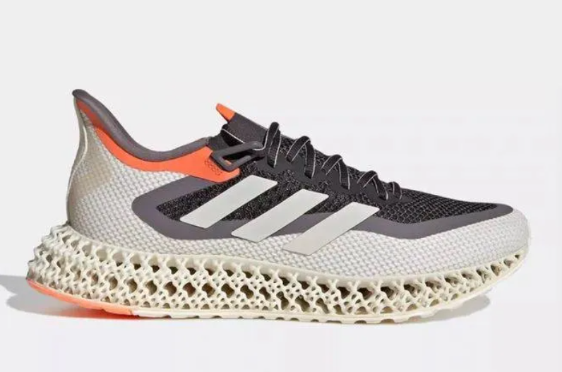 adidas利用3D打印技術(shù)，一體成型新式跑鞋 image